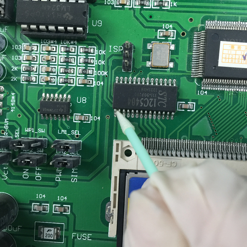 Ostrý špička peny